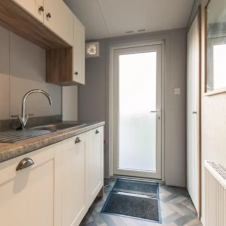 The Haven With Hot Tub 山林小屋