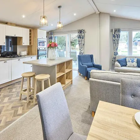 The Haven With Hot Tub * York