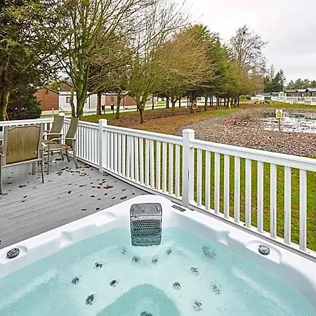 The Haven With Hot Tub Chalé